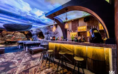 Bar w Strefie Rozrywki (Poziom -1).