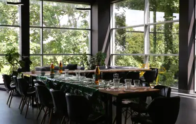 ICF Space ICF Cafè to przestrzeń przeznaczona do 100 osób z pięknym widokiem na rzekę