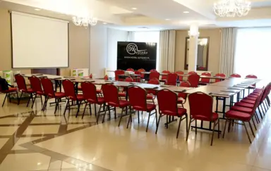 Sala konferencyjna - ustawienie szkoleniowe