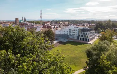 Dom Wenecki w Nysie otoczenie