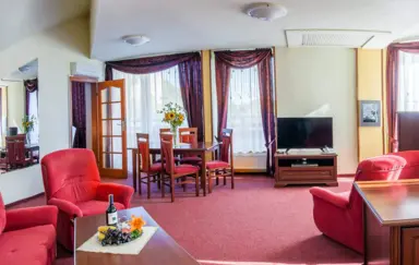 Hotel Jaskółka - zdjęcie 2