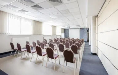 18 sal konferencyjnych z dostępem światła dziennego