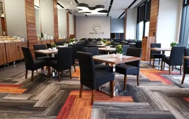 Warsaw Plaza Hotel Restauracja Moments