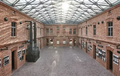 Dziedziniec dzień