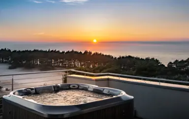 Pokój z jacuzzi i widokiem na morze