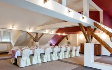 Centrum Restauracyjno-Hotelowe Florres Pawlowiczki sala szkoleniowa