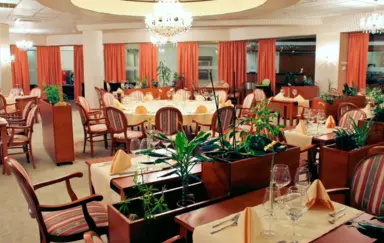 Sky Hotel Gwarna - zdjęcie 4