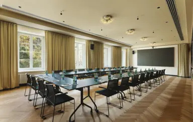 ustawienie w podkowę