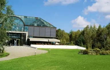 Glass Residence Otwock otoczenie