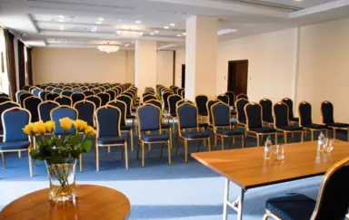 Hotel Park Kajetany - zdjęcie 2