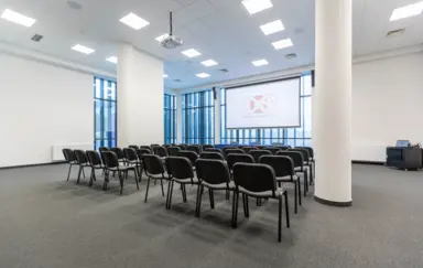 Sala konferencyjna C - ustawienie kinowe