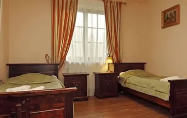 Glass Residence Otwock pokoj