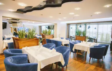 Hotel Restauracja Classic - photo 2