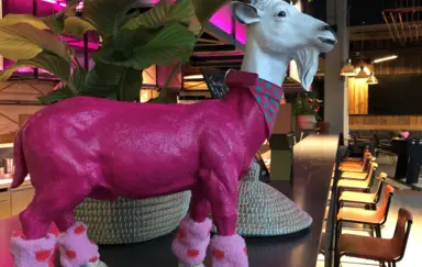 Hotel Moxy Poznań lobby