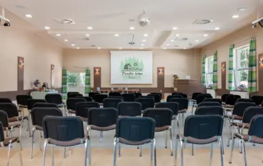 Dziejba Lesna Pogorzelica sala konferencyjna