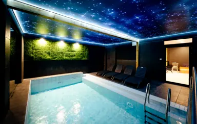 Rezydencja Nowy Orlean basen