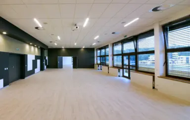 Sala F2 pusta