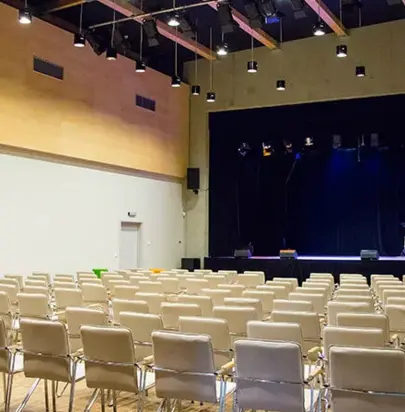 Obiekty konferencyjne w Pacanowie – Nowoczesna infrastruktura w bajkowej scenerii