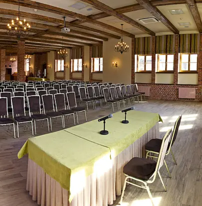 Obiekty z salami konferencyjnymi w Elblągu – idealne miejsce na Twój event