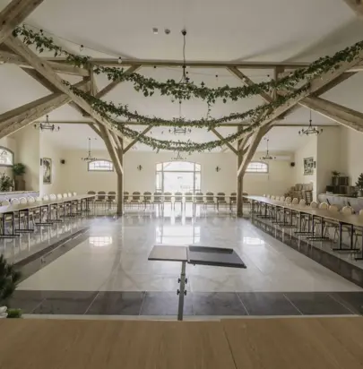 Obiekty konferencyjne w Tolkmicku – spotkania biznesowe nad Zalewem Wiślanym