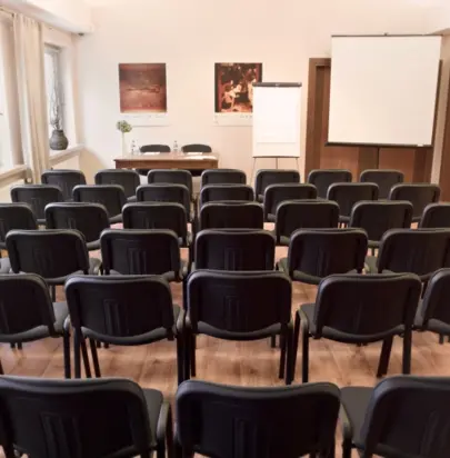 Sale szkoleniowe Charzykowy – Inspiracja Płynąca z Natury