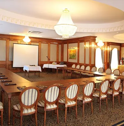 Znajdź idealne sale konferencyjne w Załężu