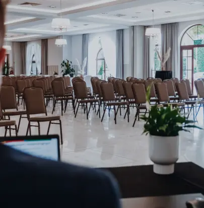 Dwikozy: Nowoczesne Zaplecze Szkoleniowe i Konferencyjne