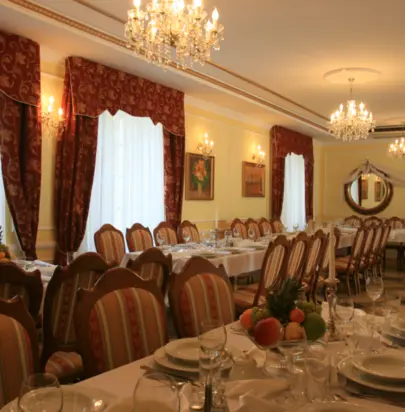 Miejsca na konferencje w Ociece - idealne rozwiązanie dla Twoich eventów