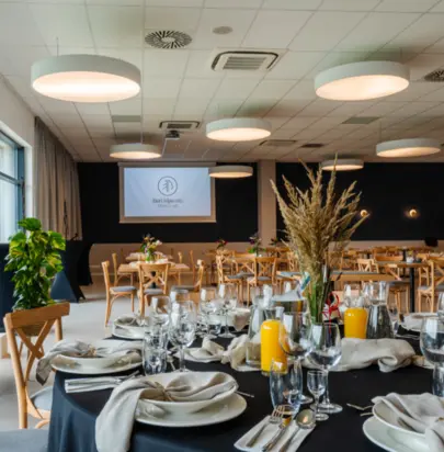 Znajdź idealne miejsce na konferencję w Jaraczu