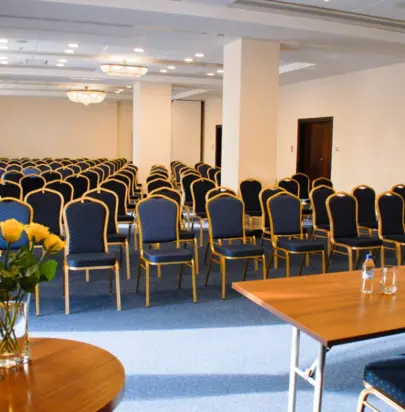 Znajdź idealne miejsce na swoją konferencję w Kajetanach