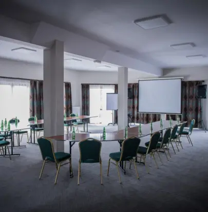 Organizujesz konferencję w Nowym Mieście nad Pilicą? Skorzystaj z naszej wyszukiwarki miejsc konferencyjnych!