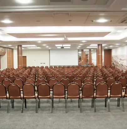 Gdzie zorganizować konferencję? Kluczowe obiekty i sale konferencyjne w Gdyni