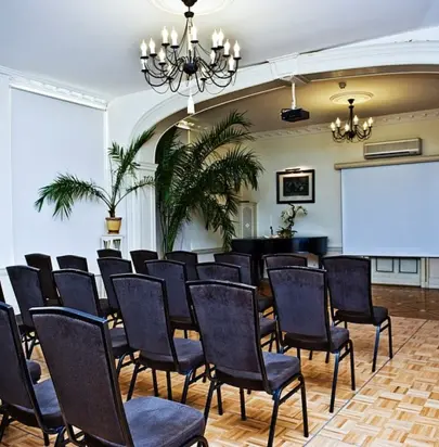 Znajdź idealne miejsce na konferencję w Brzeźnie