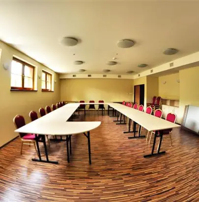 Znajdź idealną salę konferencyjną w Podgórzyń