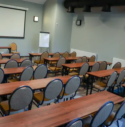 Nowoczesne Sale Szkoleniowe i Ich Wyposażenie