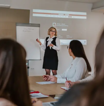 Znajdź idealną salę konferencyjną i miejsce na konferencje w Iwkowie