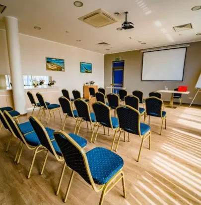 Wyjątkowe Sale Konferencyjne w Jastarni: Bliskość Morza i Profesjonalizm