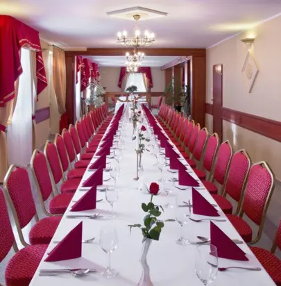 Dlaczego obiekty z salami konferencyjnymi w Gnieźnie to wybór na miarę Twoich oczekiwań?