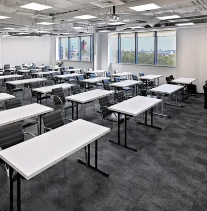 Czym kierować się wybierając sale konferencyjne w Warszawie na ponad 100 osób?