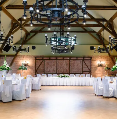 Obiekty oferujące profesjonalne sale szkoleniowe – efektywność w otoczeniu przyrody